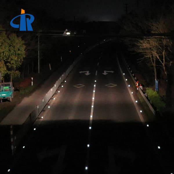 <h3>Ruichen Solar Road Stud Synchronous Flashing For Pedestrian </h3>
